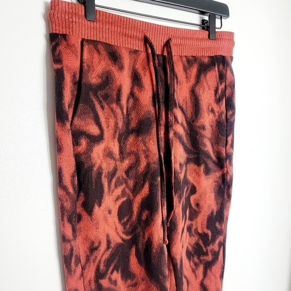NWT TWENTY MONTREAL Flames Hyper Reality Knit Sweatpants - Picture 3 of 9